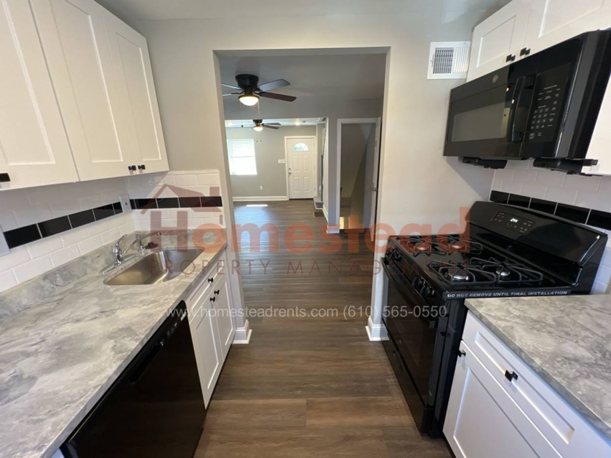 House for rent at 425 Croyden Rd, Upper Darby, PA 19082
