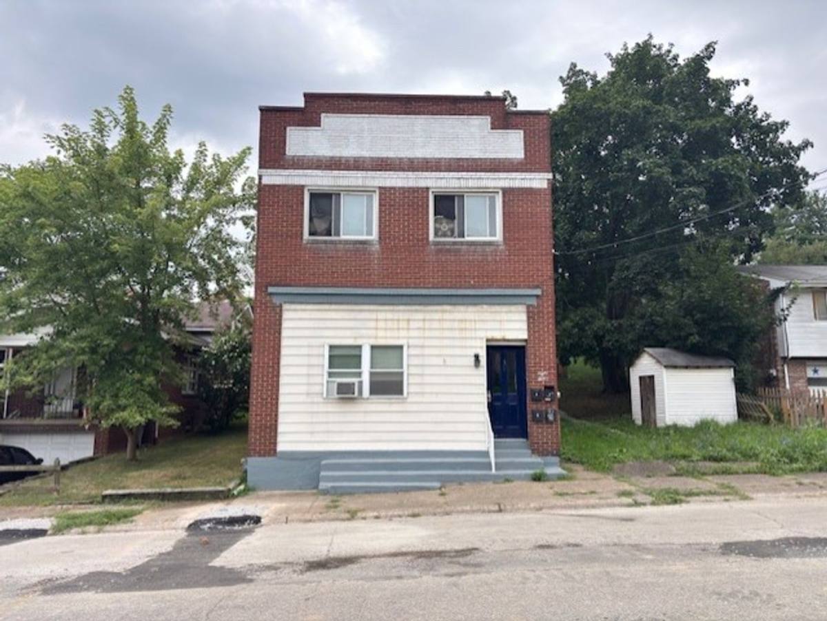 Apartment for rent at 812 Indiana Ave, Glassport, PA 15045