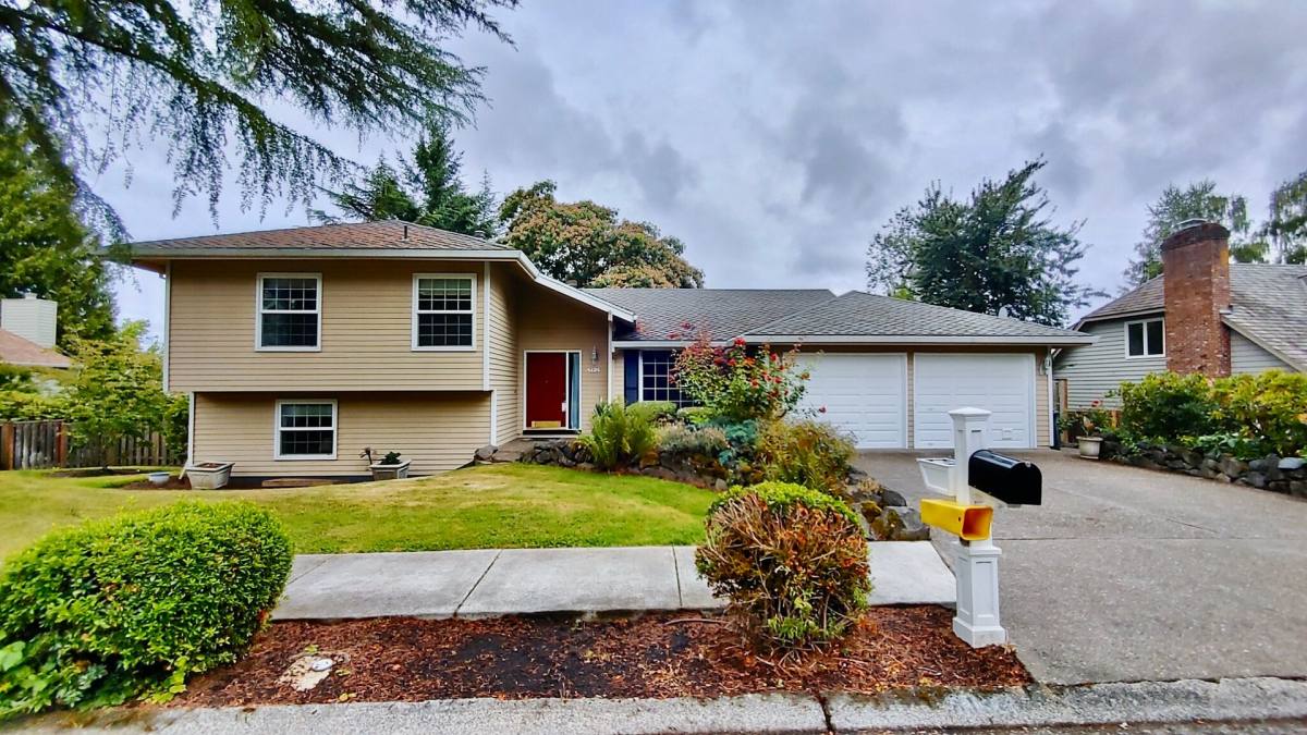 House for rent at 4134 Orchard Way, Lake Oswego, OR 97035