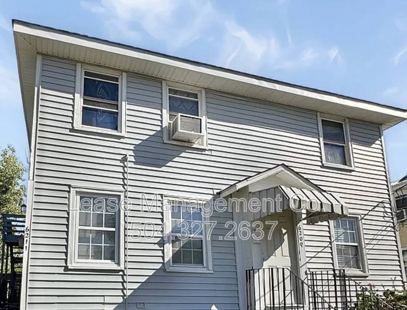 Townhouse for rent at 6209 Pasteur Blvd, New Orleans, LA 70122