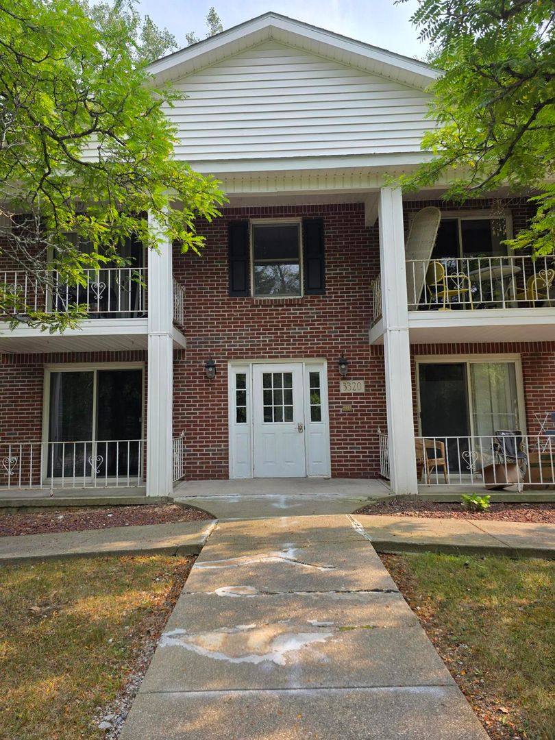 Apartment for rent at 3310 Millersport Highway, Getzville, NY 14068