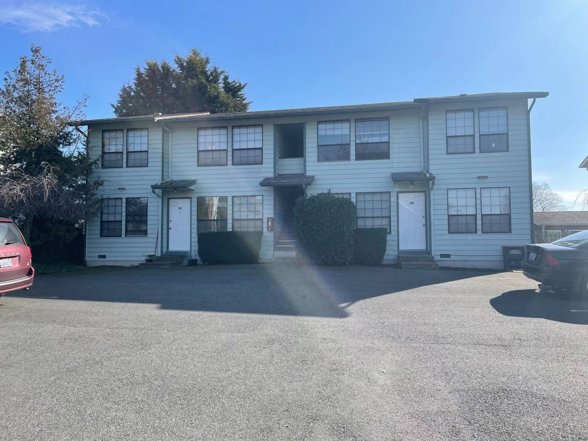 Apartment for rent at 717 SE 8th Ave, Oak Harbor, WA 98277