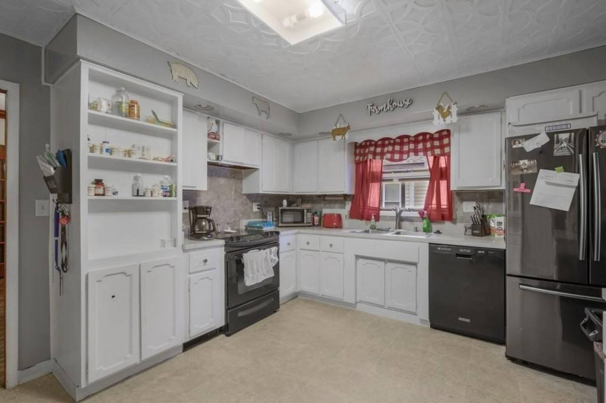 House for rent at 1010 N Indiana Ave, Kokomo, IN 46901