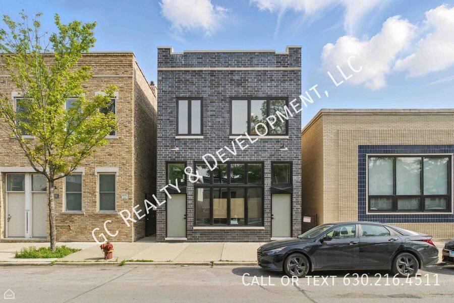 Apartment for rent at 1928 W 21st St, Chicago, IL 60608