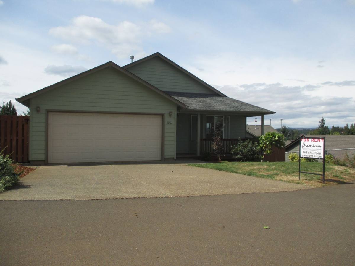 House for rent at 5207 Mac St SE, Salem, OR 97306