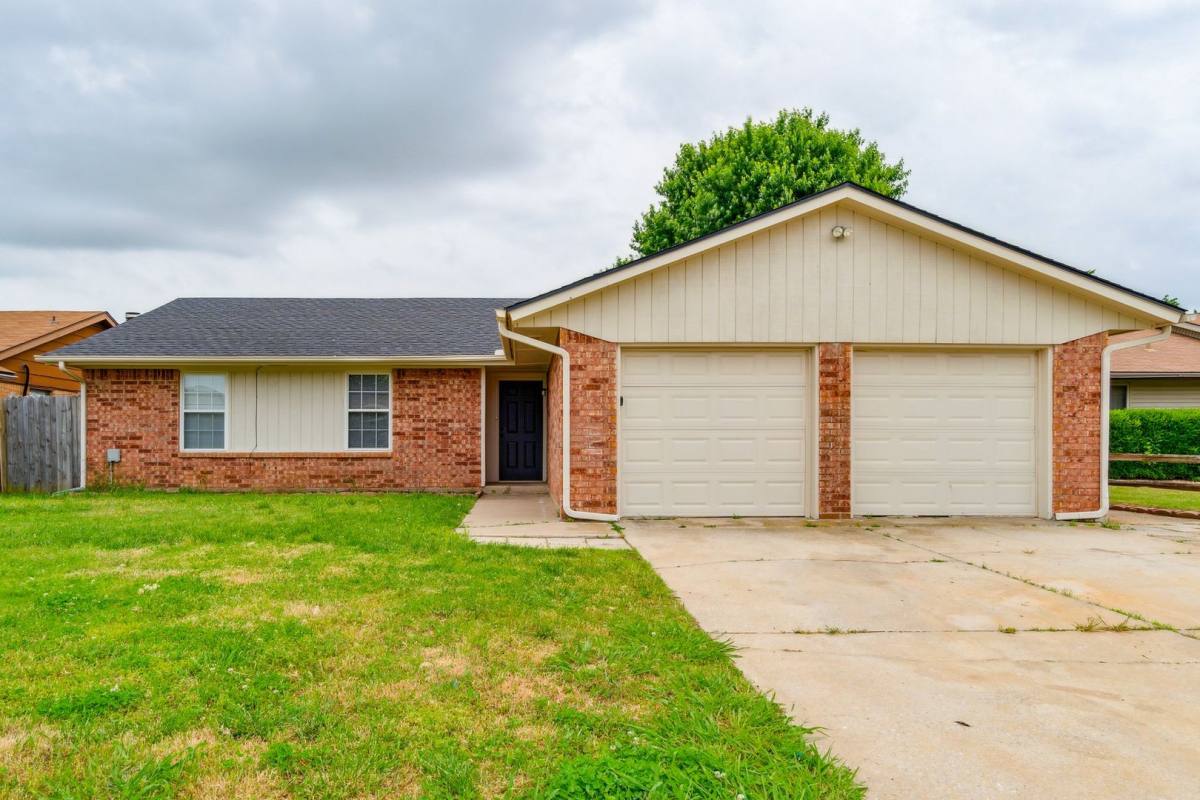 House for rent at 10212 Birkenhead Rd, Yukon, OK 73099