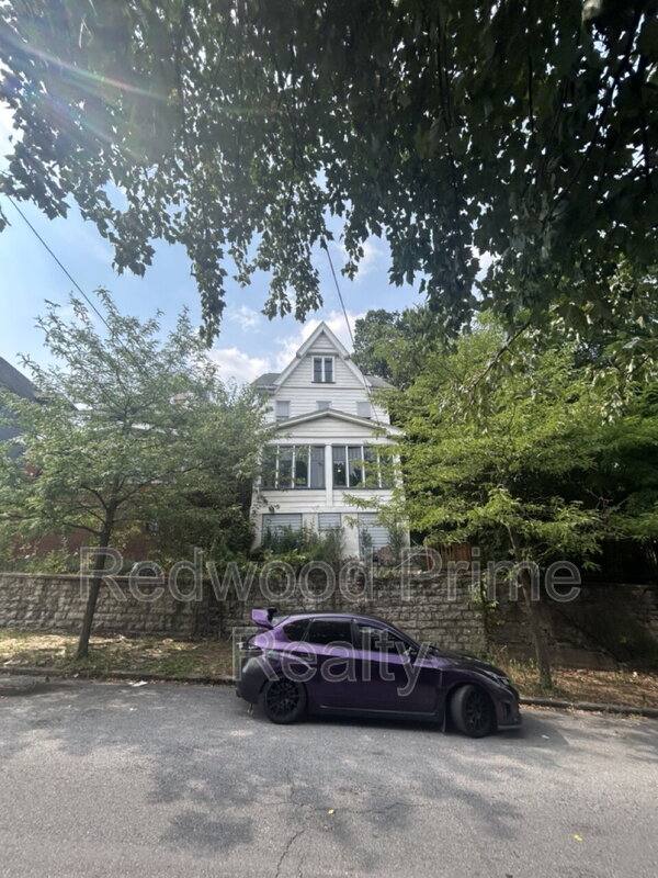 House for rent at 1112 15th Ave, Altoona, PA 16601