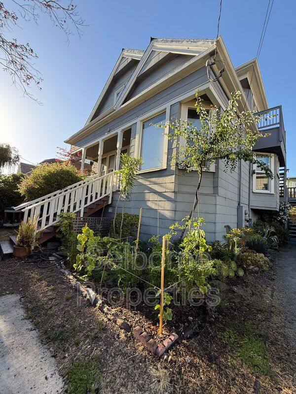 House for rent at 720 44th St 722 St3, Oakland, CA 94609