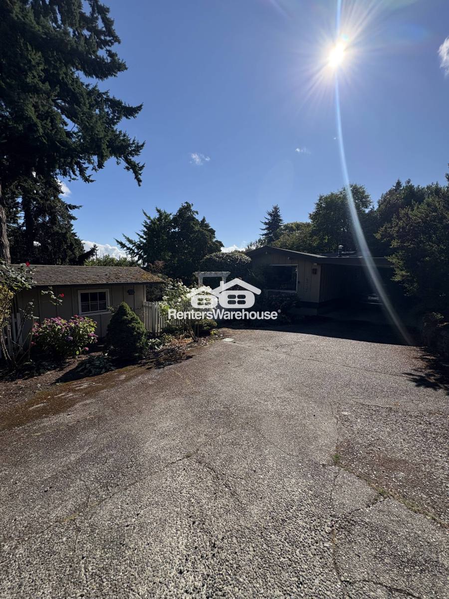House for rent at 7633 S 134th St, Seattle, WA 98178