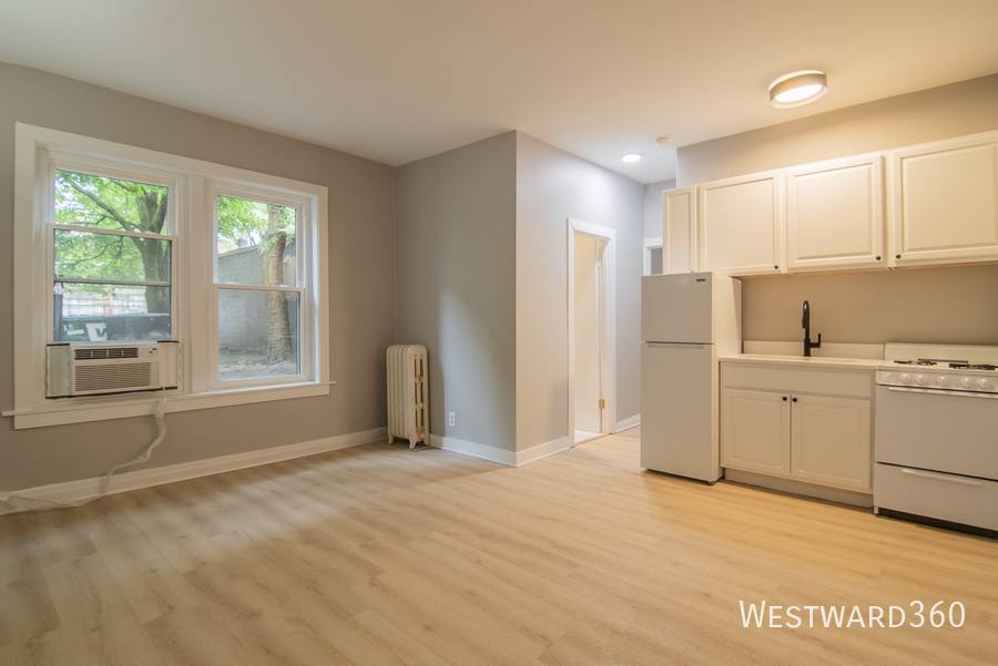 Apartment for rent at 1414 W Pratt #120, Chicago, IL 60626