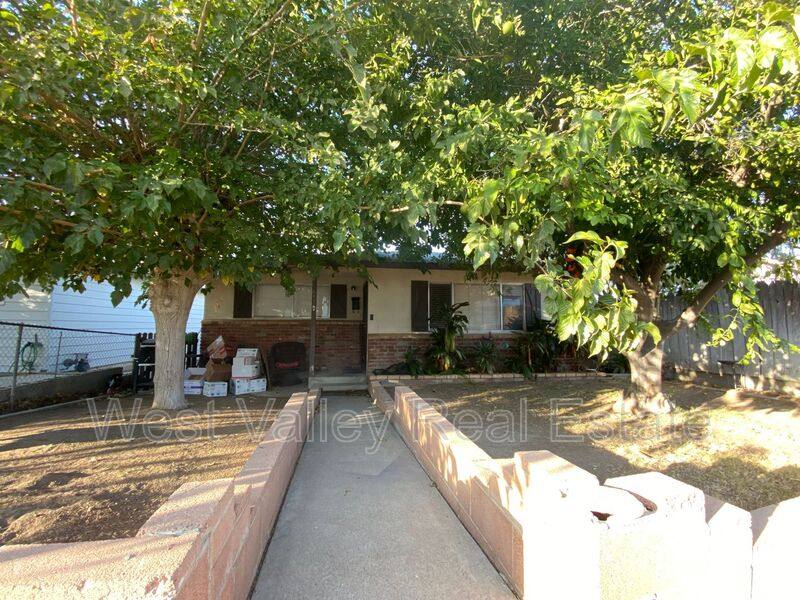 House for rent at 602 Philippine St, Taft, CA 93268