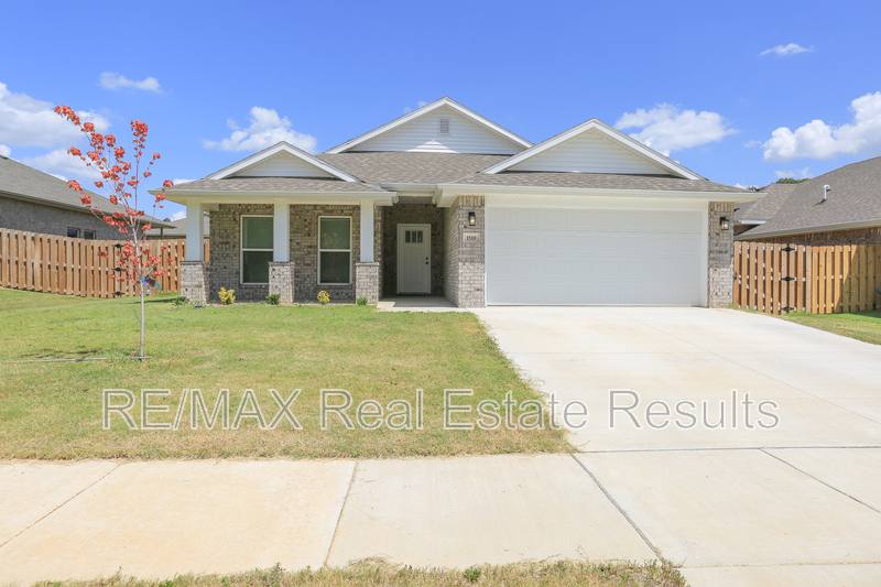 House for rent at 1510 Emmerson St, Centerton, AR 72719