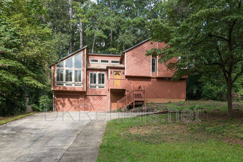 House for rent at 4535 Kings Crossing Dr NE, Kennesaw, GA 30144