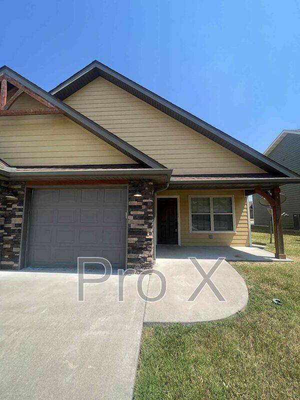Townhouse for rent at 413 N Elliott #B, Webb City, MO 64870