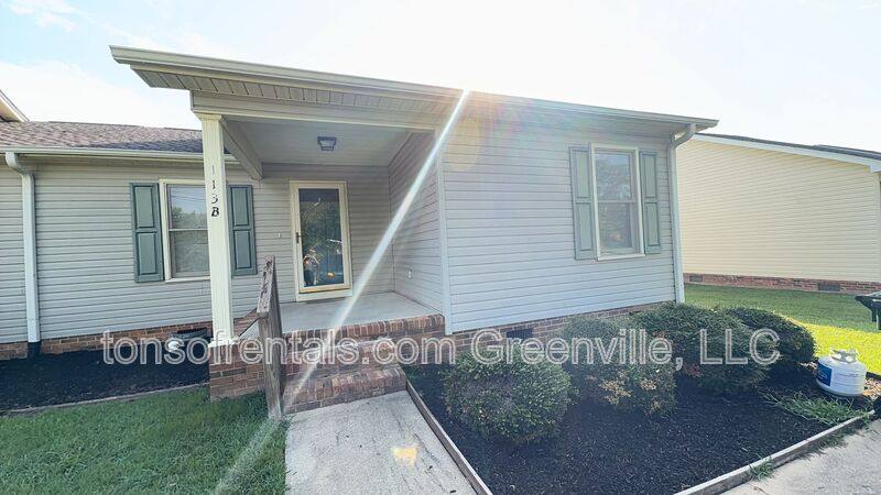 Apartment for rent at 113B Hipps Ave, Simpsonville, SC 29681