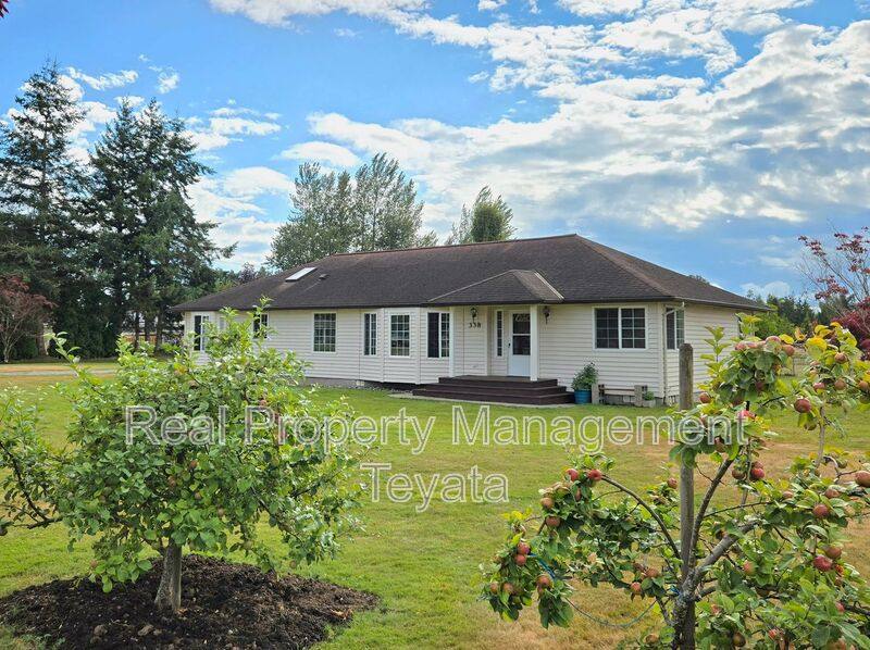House for rent at 338 W King Tut Rd, Bellingham, WA 98226