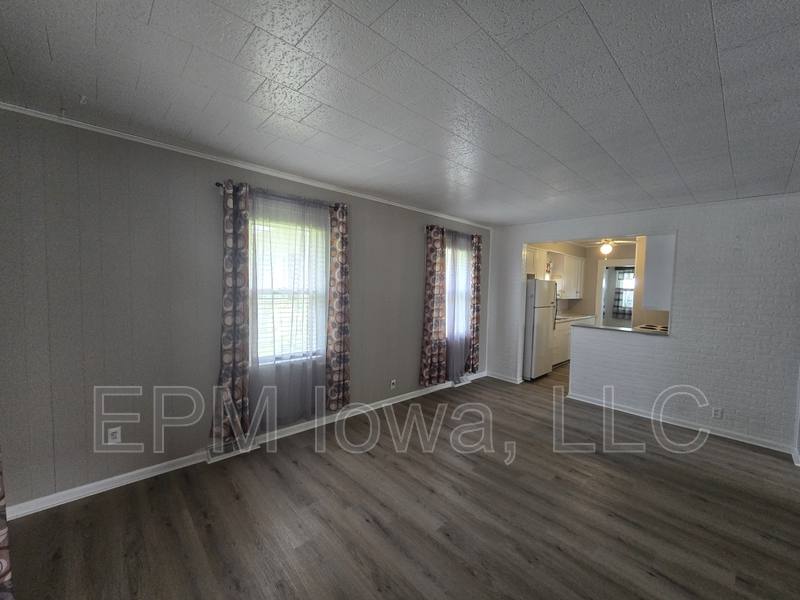 House for rent at 1124 Kern St, Waterloo, IA 50703