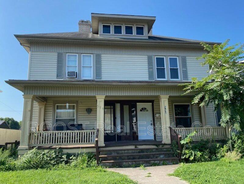 Apartment for rent at 557 559 E Madison Ave, Springfield, OH 45503