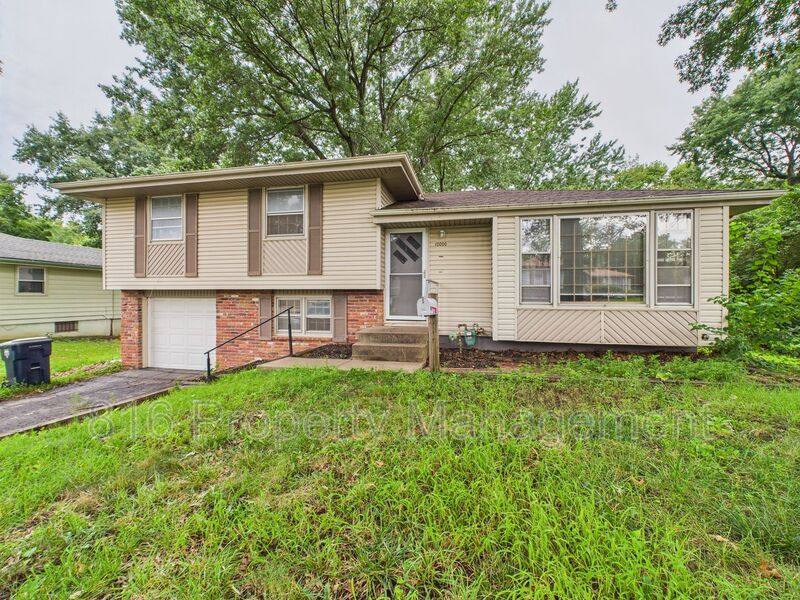 House for rent at 10000 Fremont Ave, Kansas City, MO 64134