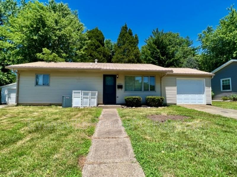 Apartment for rent at 709 Thornberry Dr, Evansville, IN 47710