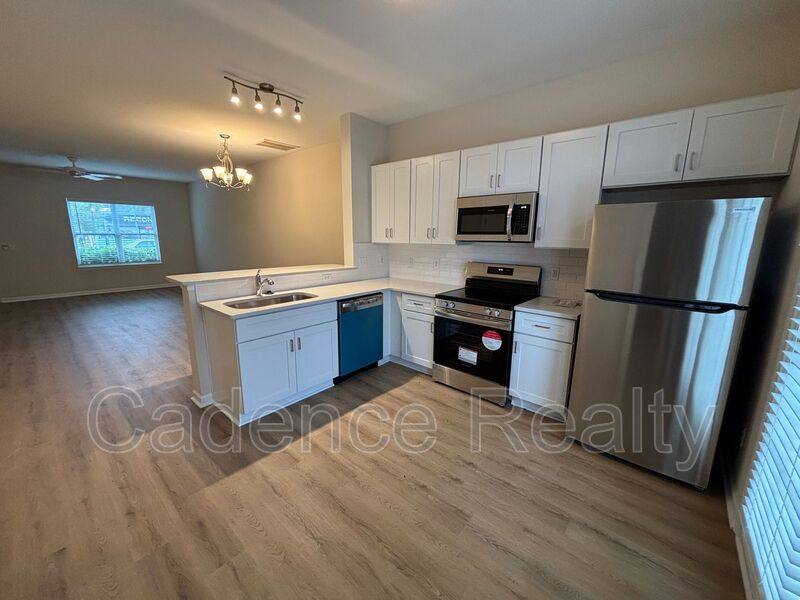 Townhouse for rent at 202 Jordan Lane E, Wilmington, NC 28403