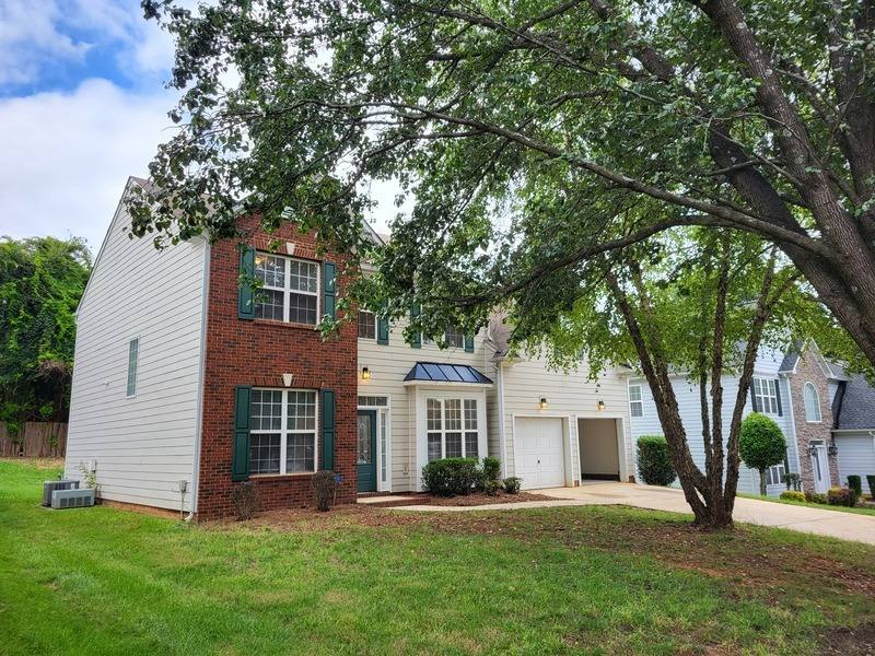 House for rent at 11819 Fox Glen Rd, Charlotte, NC 28269