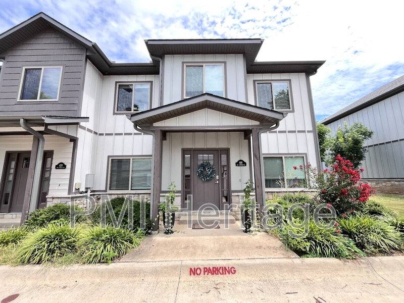 Townhouse for rent at 418 NW Retreat Lane, Bentonville, AR 72712