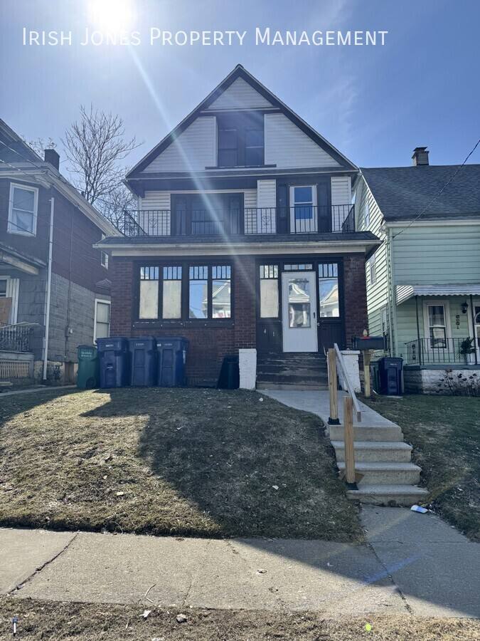 Apartment for rent at 41 Parkview Ave #1, Buffalo, NY 14210