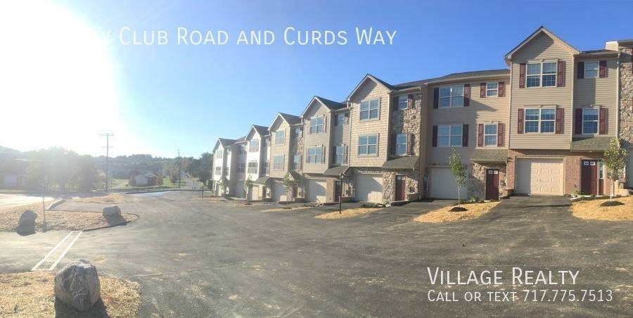 Townhouse for rent at 719 Country Club Rd, Red Lion, PA 17356