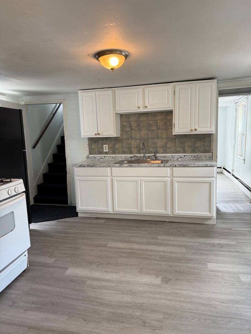 Apartment for rent at 35 Ash St, Nashua, NH 03060
