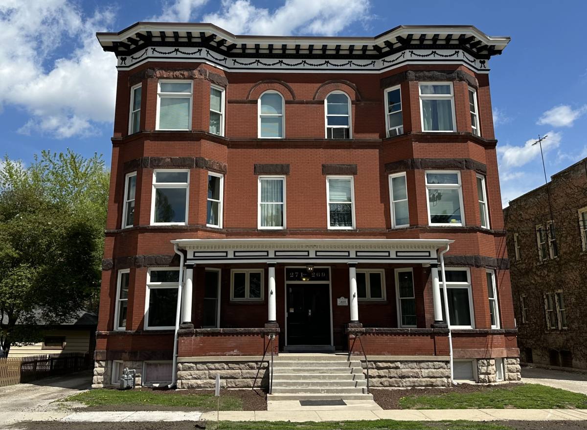 Apartment for rent at 269 Douglas Ave #3, Elgin, IL 60120