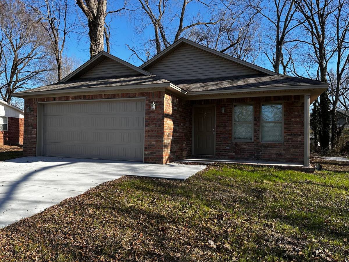 House for rent at 309 S 3rd St, Dardanelle, AR 72834