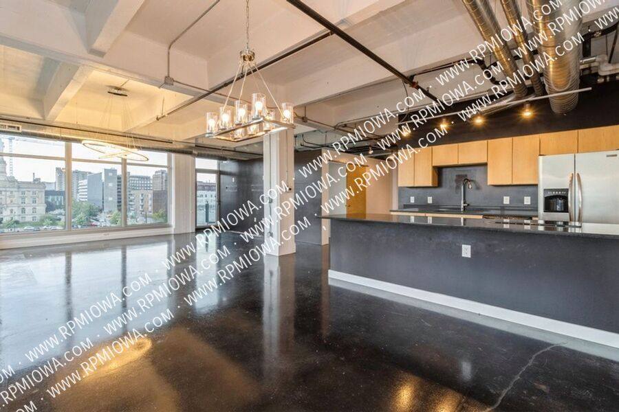 House for rent at 120 SW 5th St #502, Des Moines, IA 50309