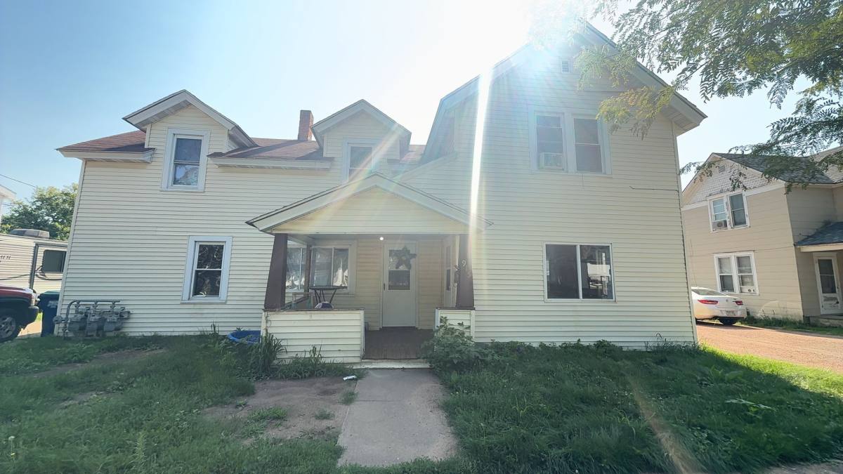 Apartment for rent at 915 S 4th Ave, Wausau, WI 54401