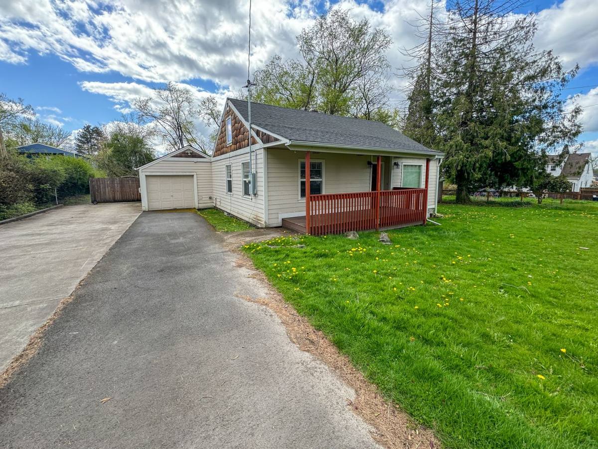 House for rent at 7008 SW Pine St, Portland, OR 97223