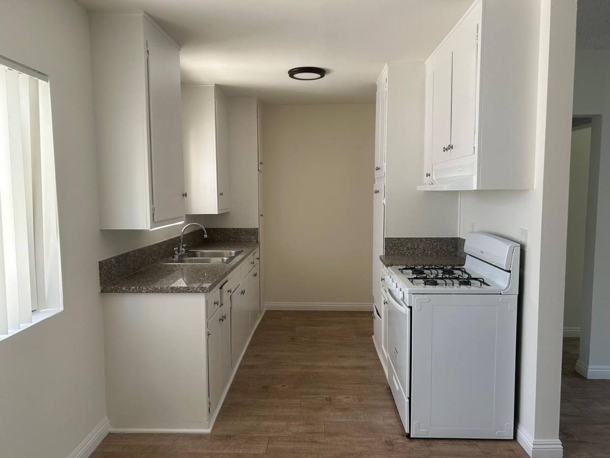 Apartment for rent at 5130 Yarmouth Ave #34, Encino, CA 91316