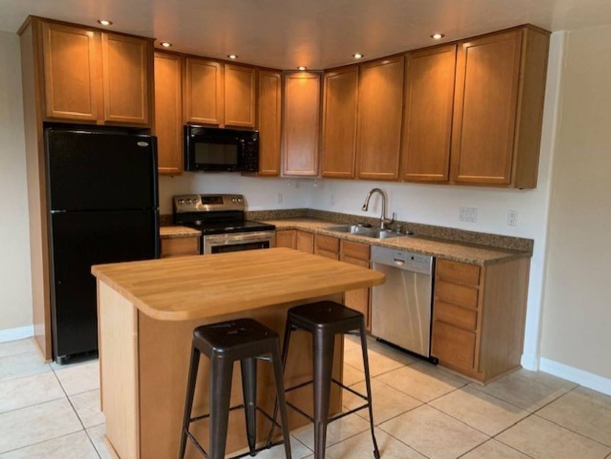 Apartment for rent at 1471 Vulcan Ave, Encinitas, CA 92024