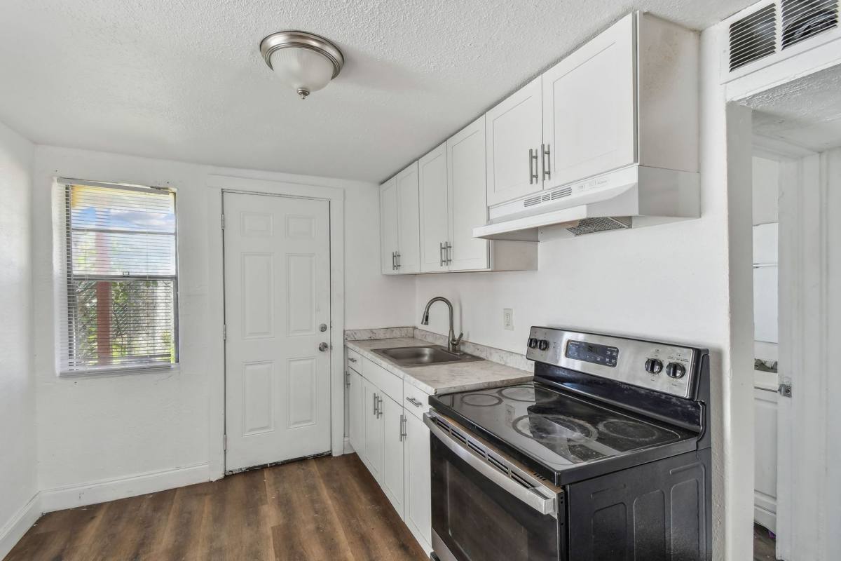 Apartment for rent at 1330 Barnett, Jacksonville, FL 32209