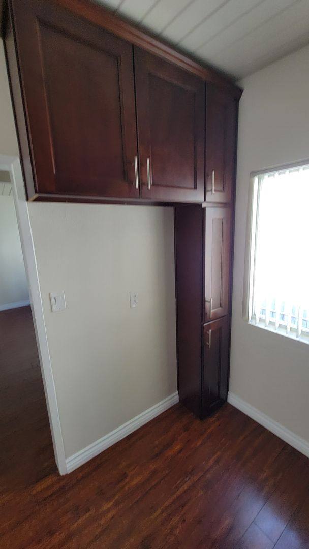 Apartment for rent at 242 W Verdugo Ave, Burbank, CA 91502