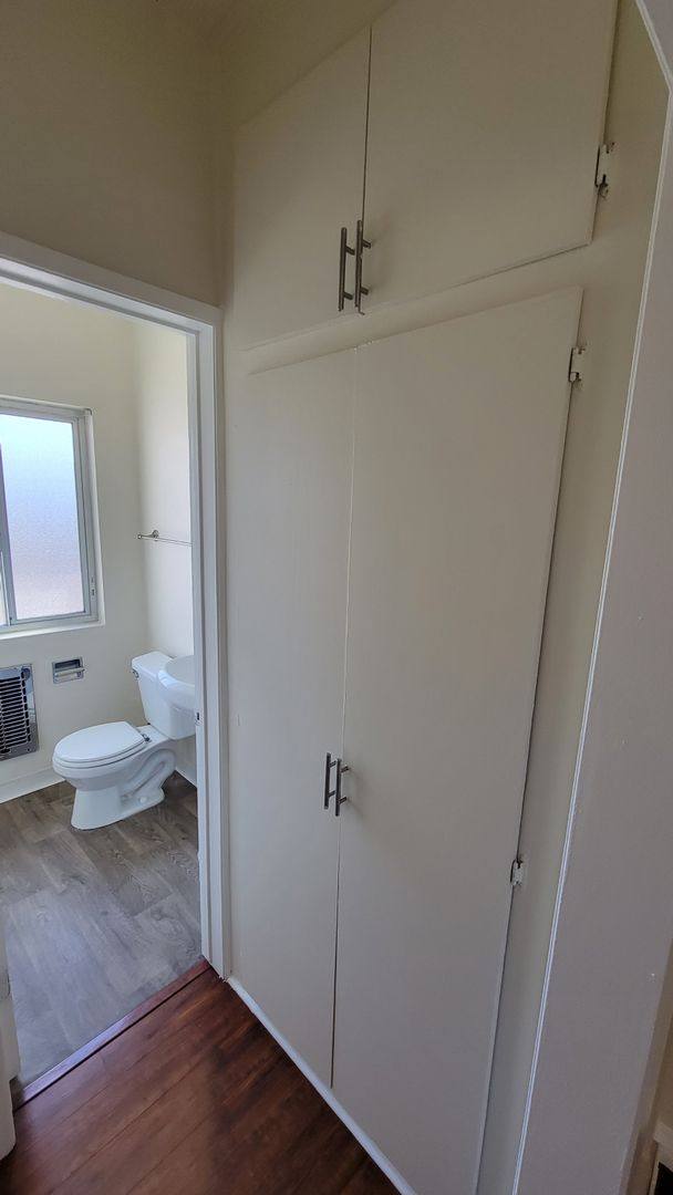 Apartment for rent at 242 W Verdugo Ave, Burbank, CA 91502