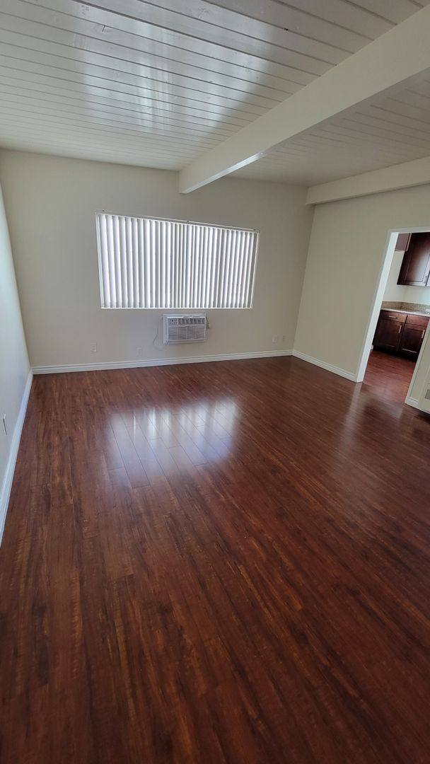 Apartment for rent at 242 W Verdugo Ave, Burbank, CA 91502