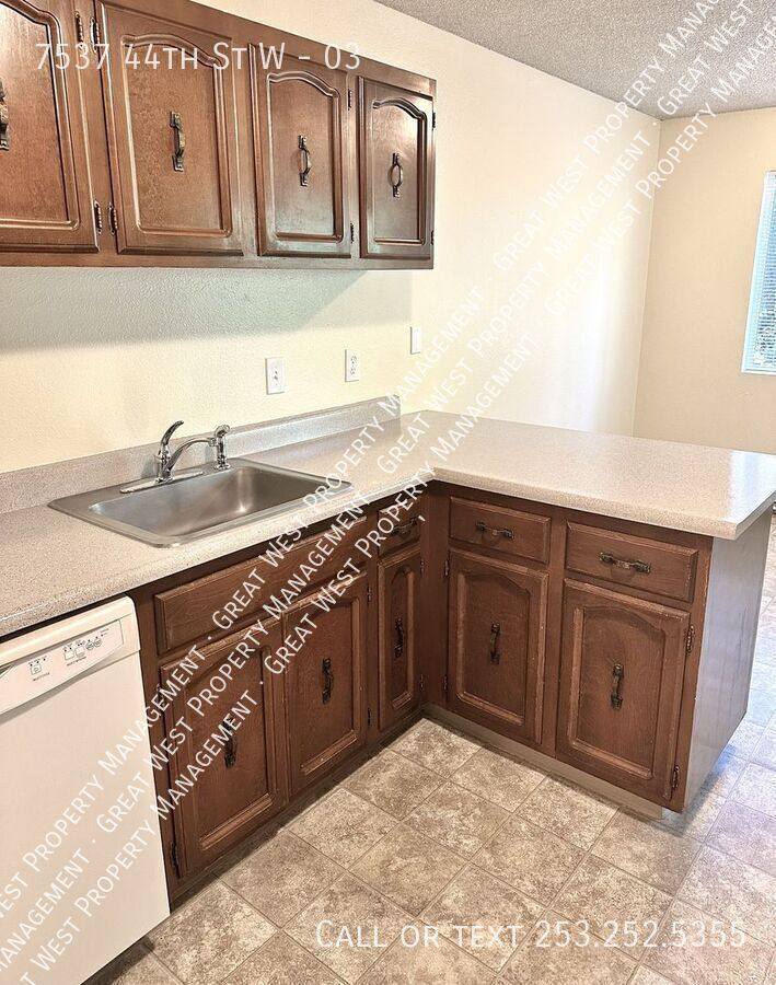 Apartment for rent at 7537 44th St W #3, Tacoma, WA 98466