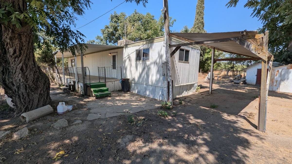 House for rent at 2252 W N Grand Ave, Porterville, CA 93257