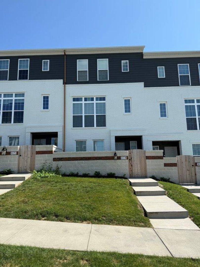 Townhouse for rent at 3119 Herr St, Mechanicsburg, PA 17055