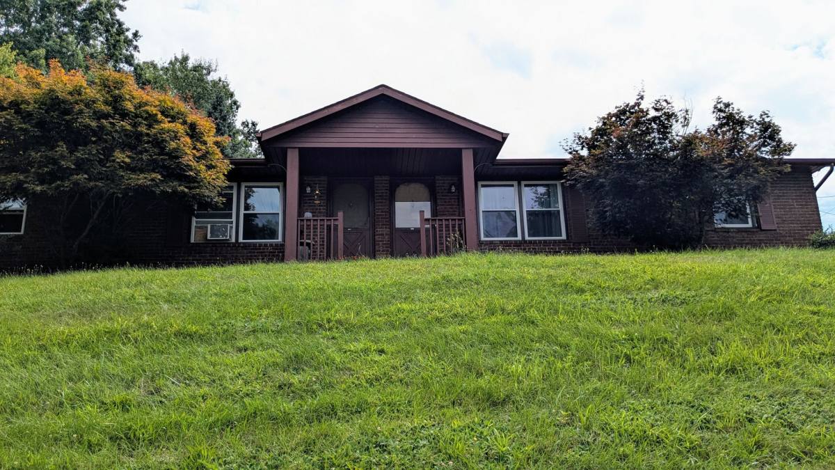 Apartment for rent at 3626 Forestdale Ave SW, Canton, OH 44706