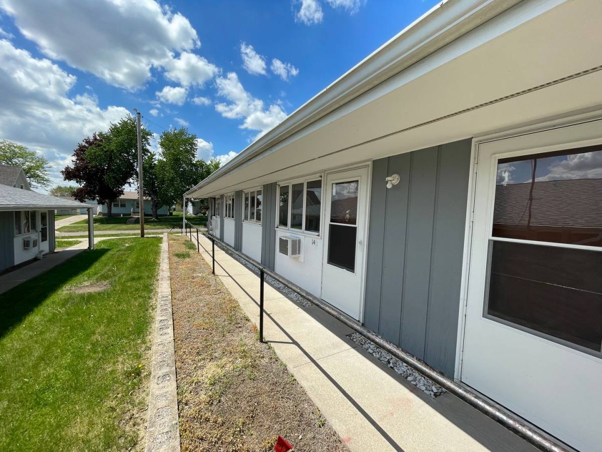 Apartment for rent at 1307 7th Ave, Belle Plaine, IA 52208