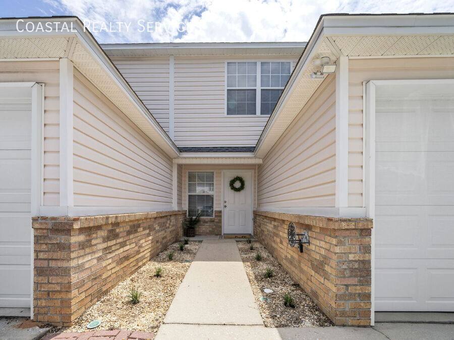 Townhouse for rent at 983 Scenic Oak Lane, Fort Walton Beach, FL 32547
