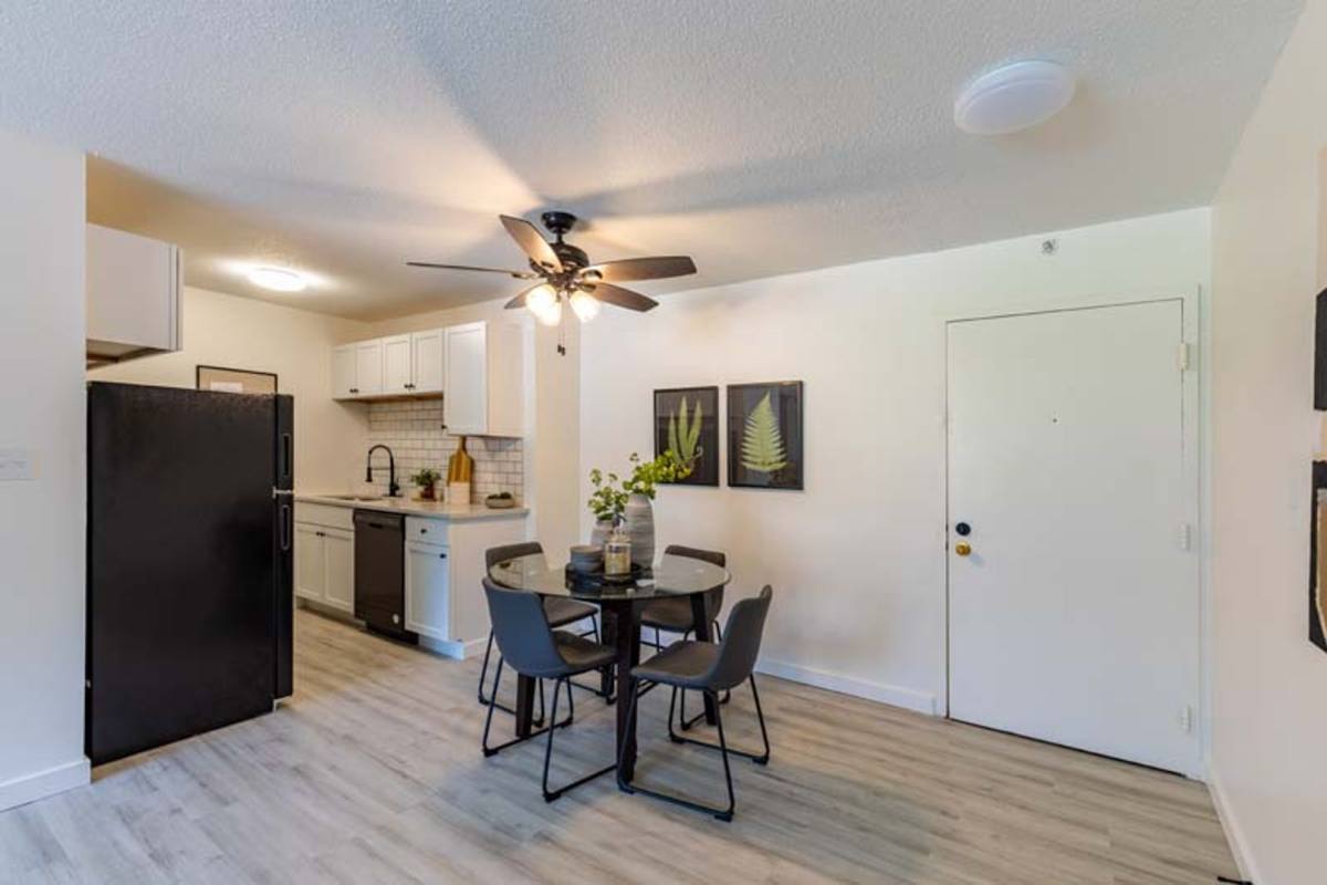 Apartment for rent at The Oaks, 6209 SE 5th St, Des Moines, IA 50315