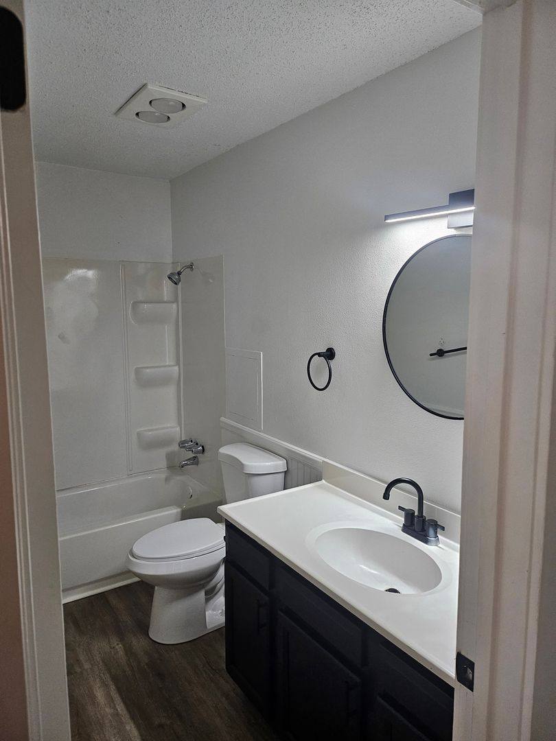 Apartment for rent at 6209 SE 5th St, Des Moines, IA 50315