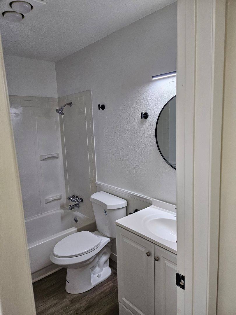 Apartment for rent at 6209 SE 5th St, Des Moines, IA 50315